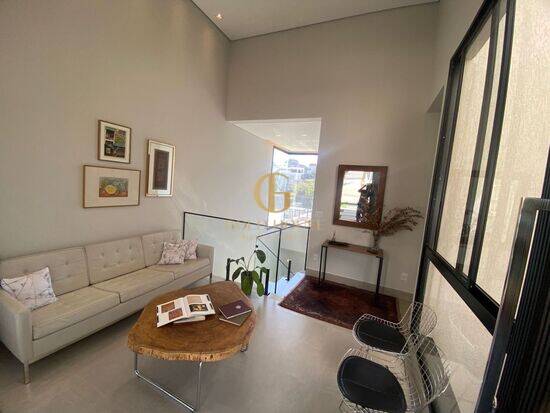 Casa em Lagoa Santa no condomínio Gran Royelle,