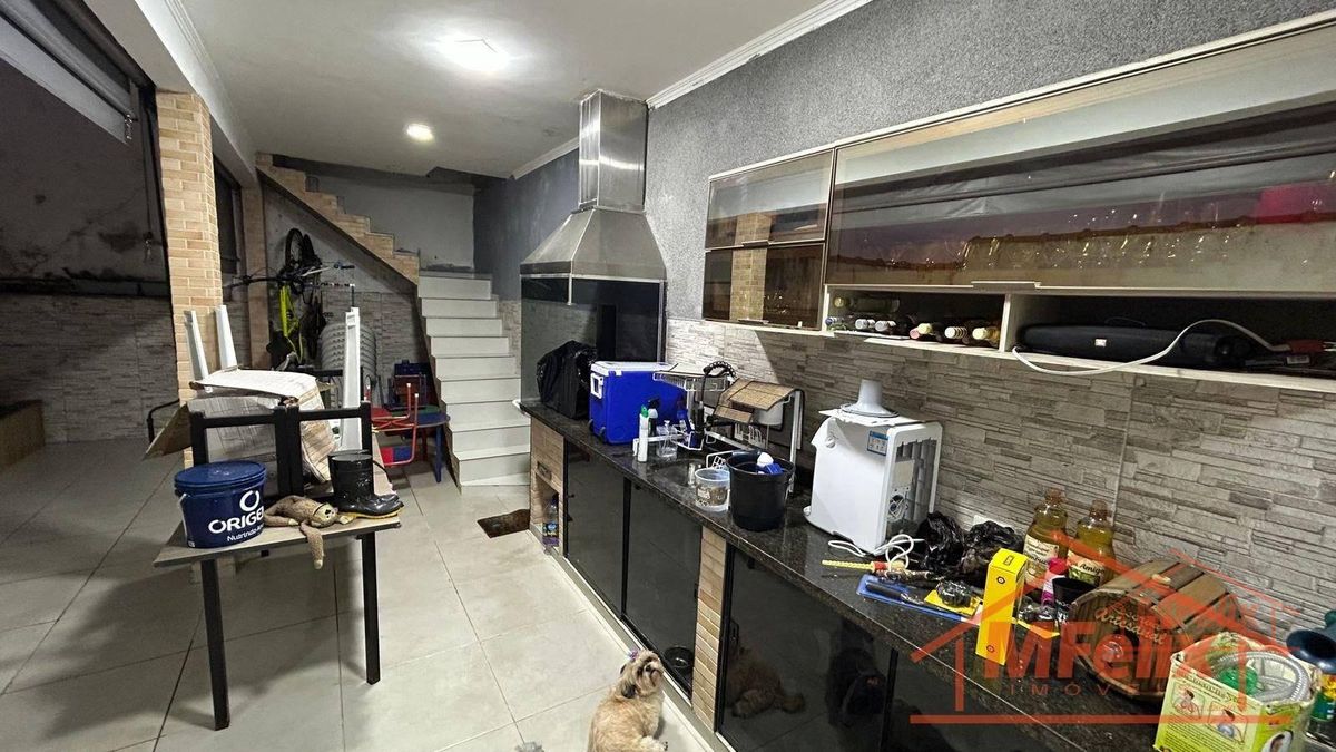 Sobrado com 4 quartos à Venda, Parque Uirapuru - Guarulhos