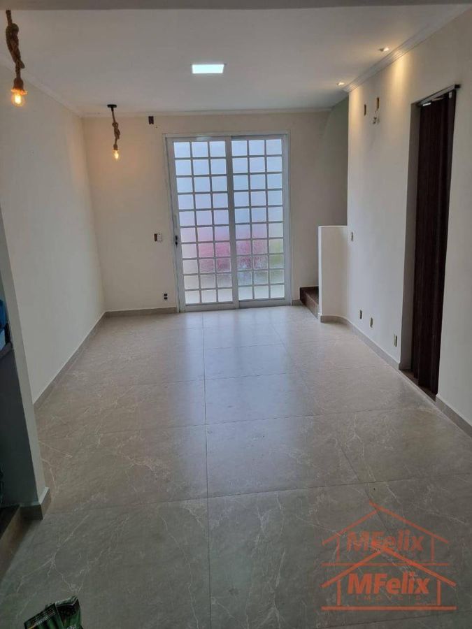 Sobrado com 2 quartos à Venda, Vila Nova Bonsucesso - Guarulhos