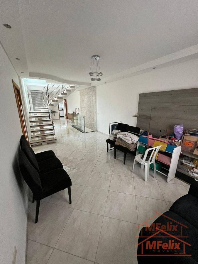 Sobrado com 3 quartos à Venda, Jardim Santa Mena - Guarulhos