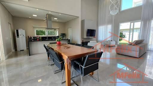 Sobrado com 5 quartos, Boa Vista - Atibaia
