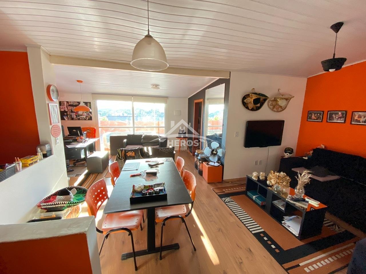 Casa 2 dorm, 126m², Medianeira, R$ 365 mil