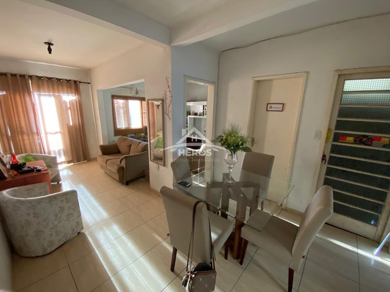 Casa 2 dorm, 126m², Medianeira, R$ 365 mil