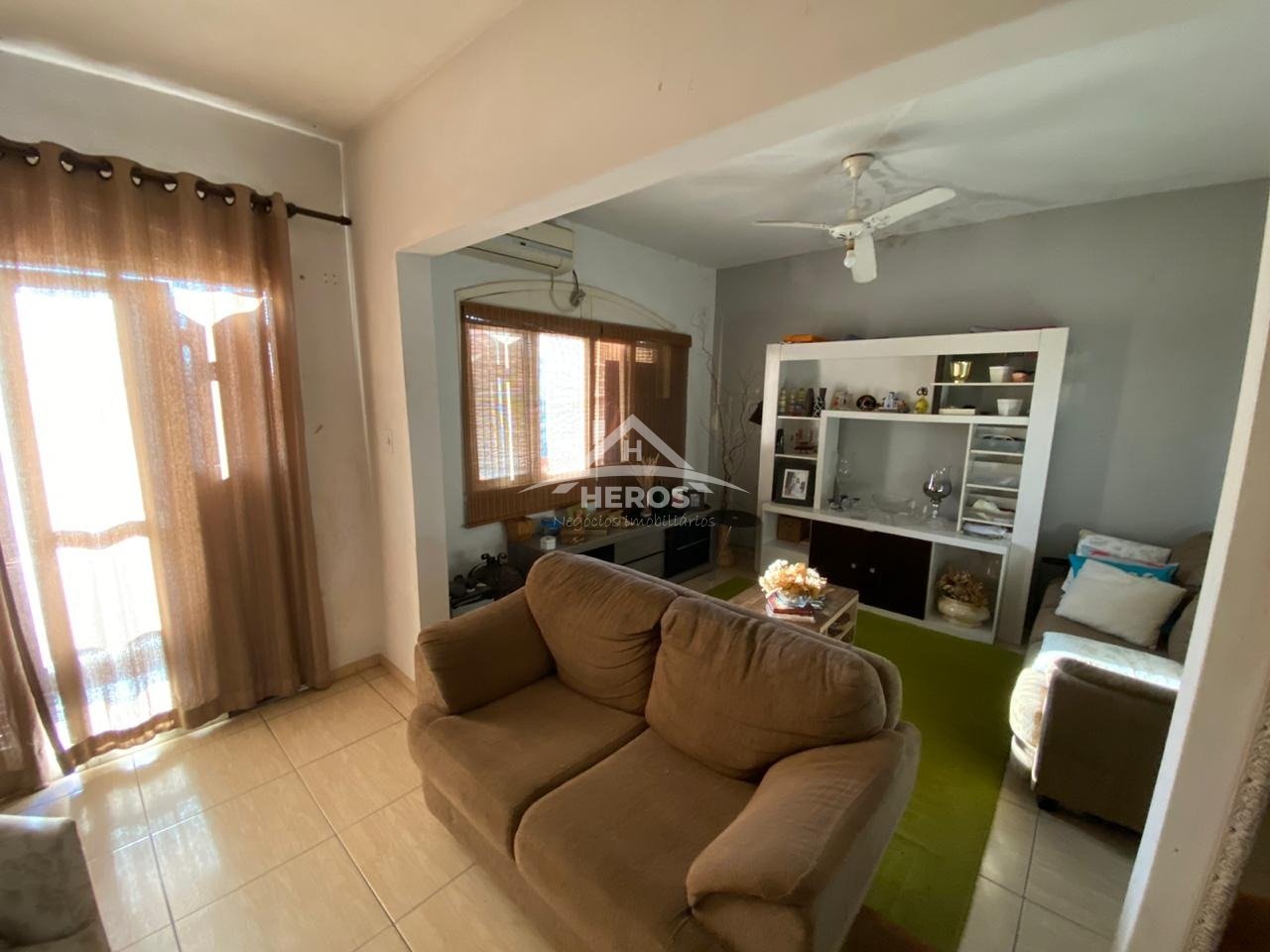 Casa 2 dorm, 126m², Medianeira, R$ 365 mil