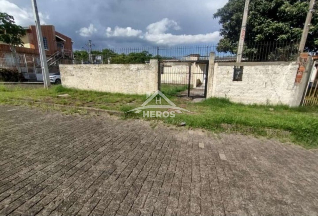 Casa de esquina, 02 dormitórios;Vila Nova; 299mil