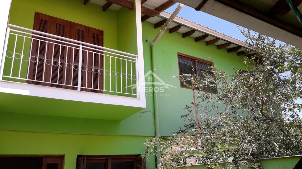 Casas 4 dorm, 649m², Belém Novo, R$ 750 mil