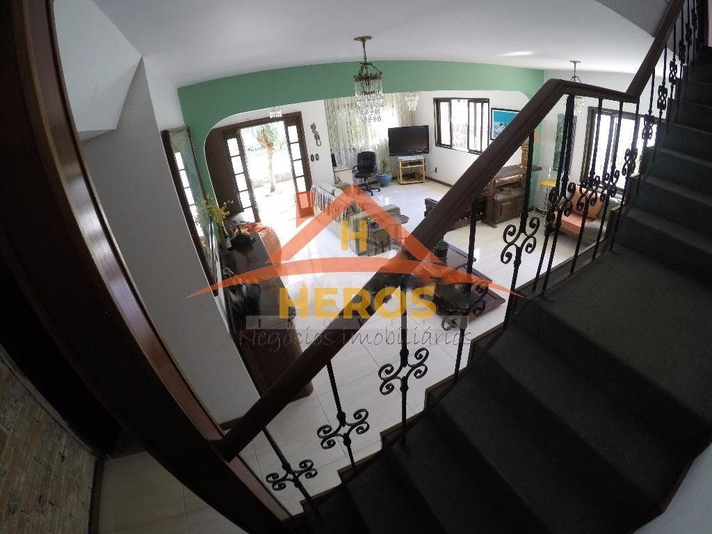 Casa 3 Suítes, 250m2,  Ipanema, R$ 870mil