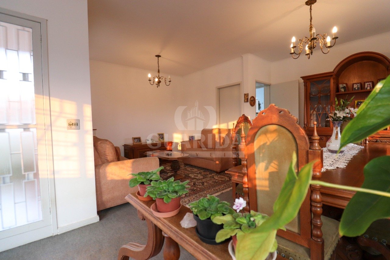 Casa 3 dorm, 200m², Cavalhada, R$ 680mil