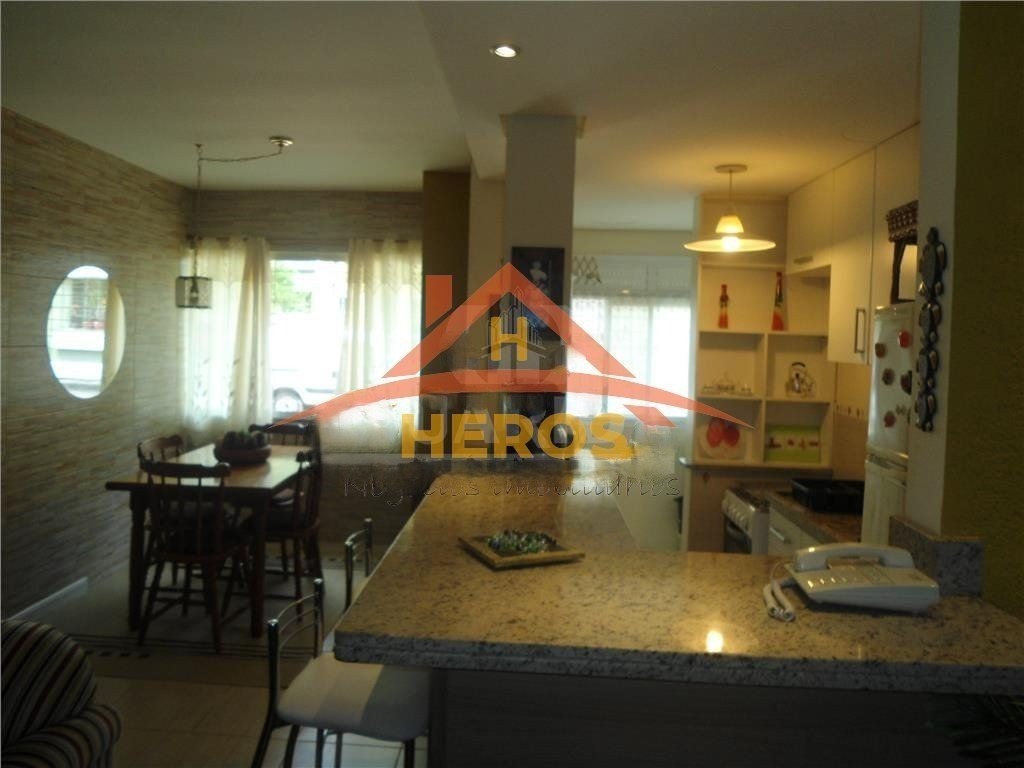 Apartamento 2 dorm, 53m², Guarujá, R$ 250mil