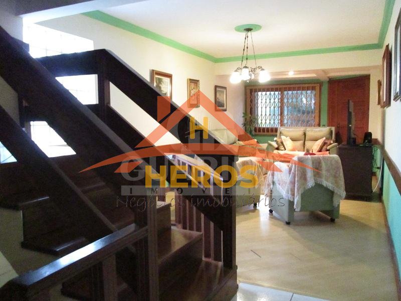 Casa 3 dorm, 231m², Teresópolis, R$ 580mil