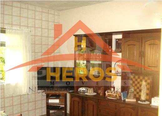 Casa 4 dorm, 215m², Hípica, R$ 460mil