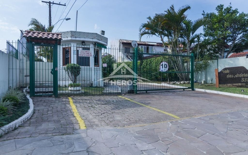 Casa condomínio 3 dorm, 79m², Guarujá, R$ 400mil