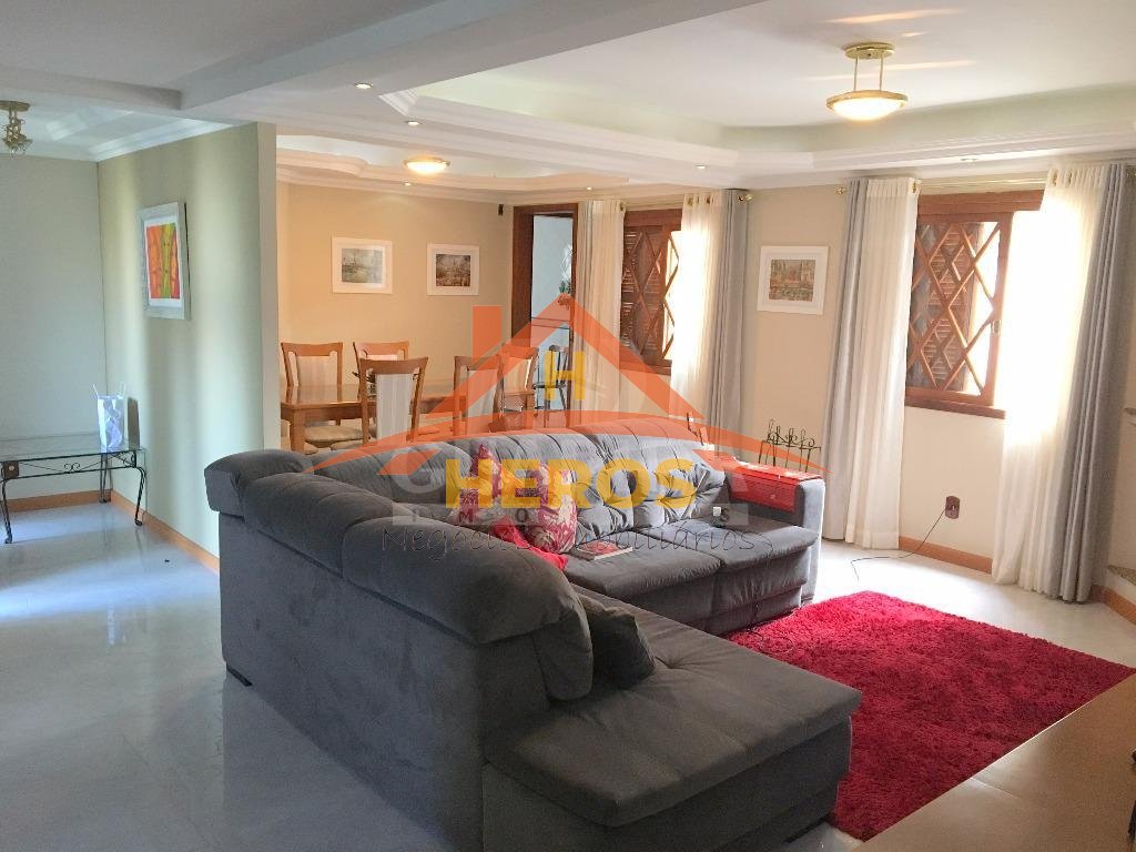 Casa 4 dorm, 294m², Cristal, R$ 980mil