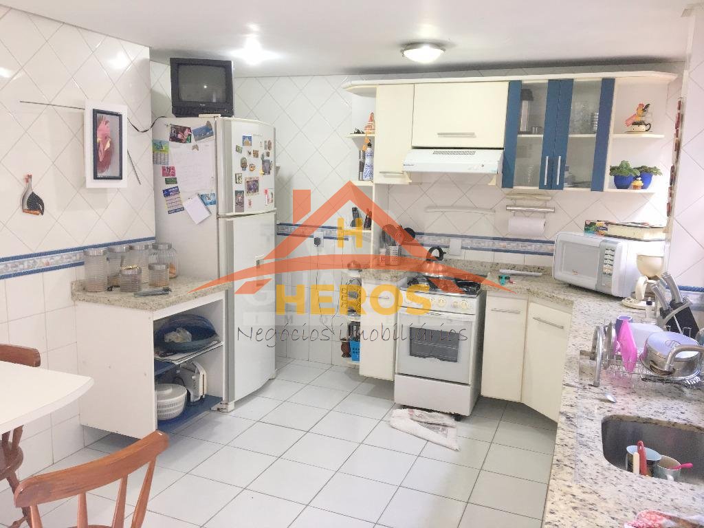 Casa 4 dorm, 294m², Cristal, R$ 980mil