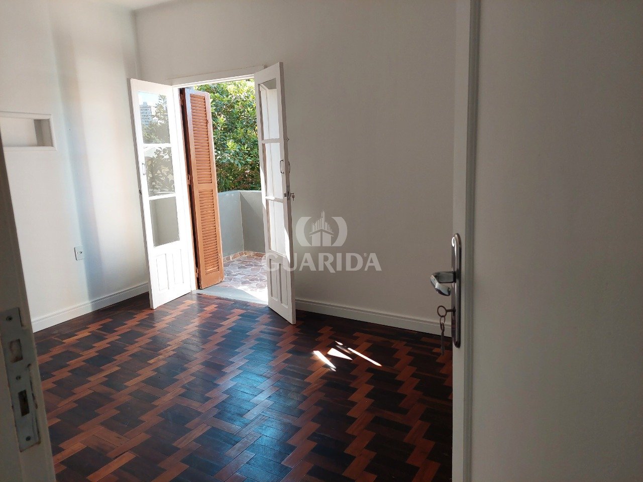 Apartamento 4 dorm, 90m², Floresta, R$318 mil