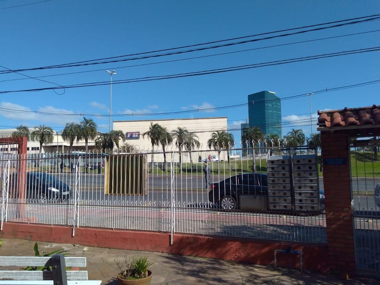 Aptº 1 dorm, 48m², Praia de Belas R$ 190mil
