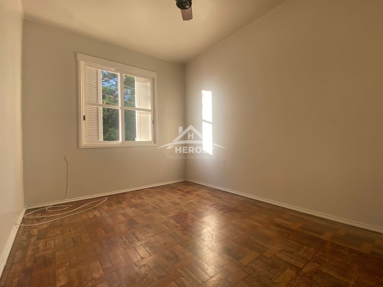 Apartamento, 2 dorm, 74m², Petrópolis, R$ 250mil
