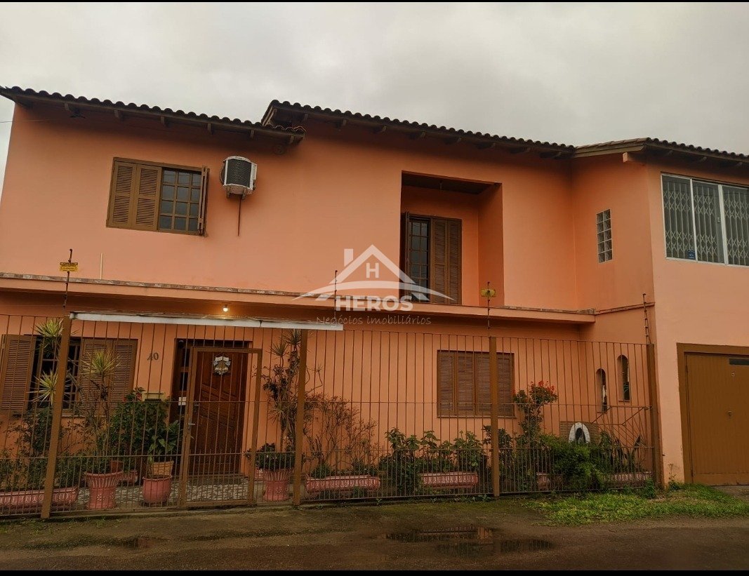 Casa 4 dormitórios, 300 m², Restinga, R$ 477mil