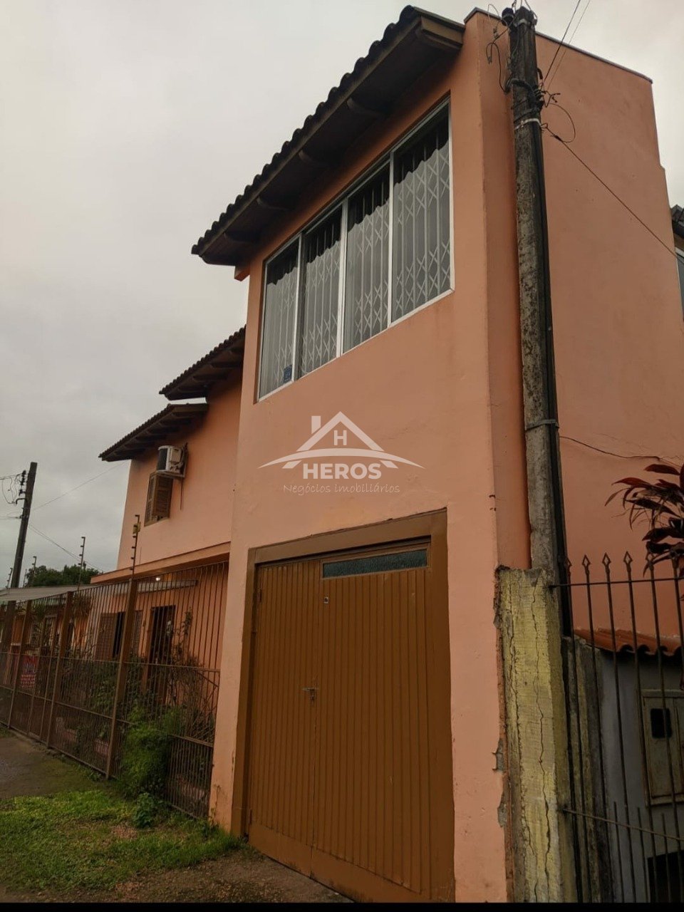 Casa 4 dormitórios, 300 m², Restinga, R$ 477mil