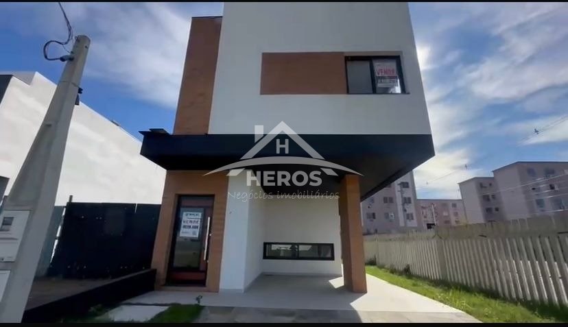 Casa 3 dorm, 196m², Hípica, R$ 750mil