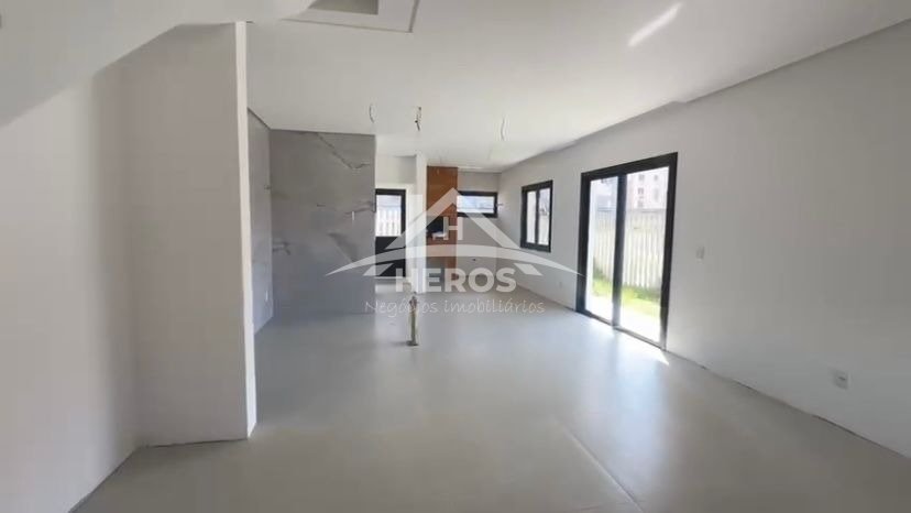 Casa 3 dorm, 196m², Hípica, R$ 750mil