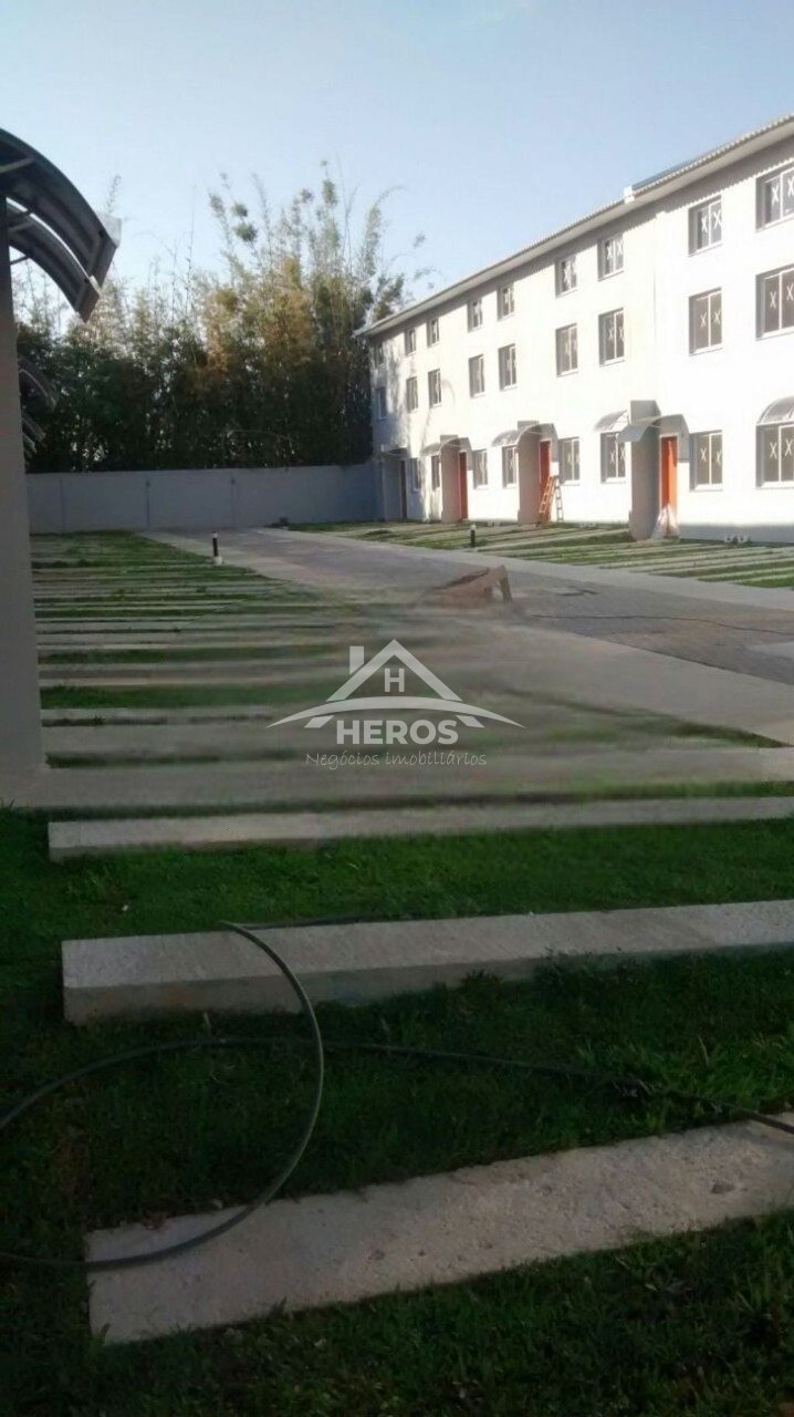 Casa cond, 3 dorm, 52m², R$ 300mil