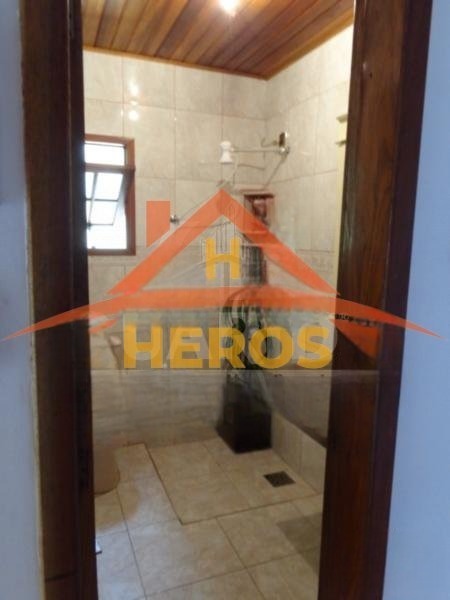 Casa mista, 5 dorm, Nonoai, 208m², R$ 650 mil