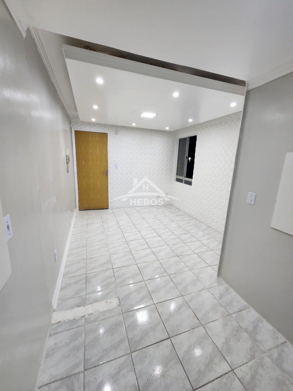 Aptº 2 dorm, 39m², Lomba do Pinheiro, R$ 130 mil