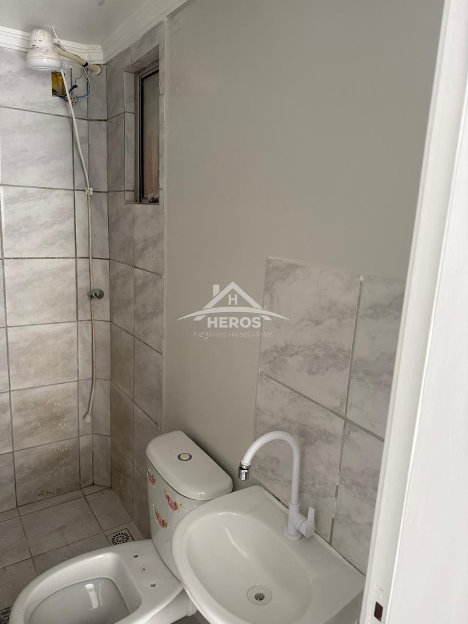 Aptº 2 dorm, 39m², Lomba do Pinheiro, R$ 130 mil