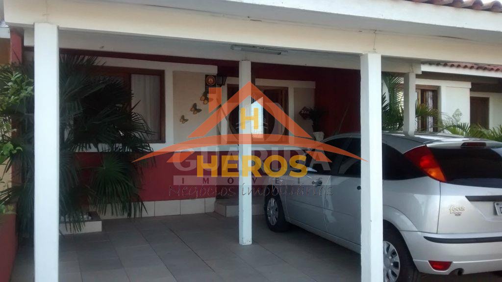 Casa 2 dorm, pátio, Hípica, 46,5m², R$ 320 mil