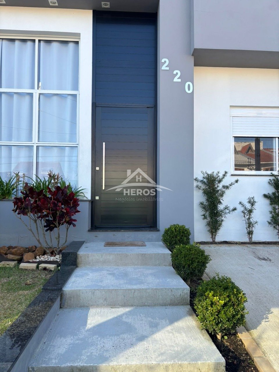 Casa 2 dorm, 118m², Guarujá, R$ 700 mil
