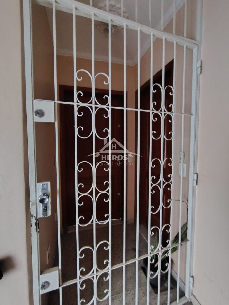 Apartamento 03 dormitórios,Petrópolis, 280mil