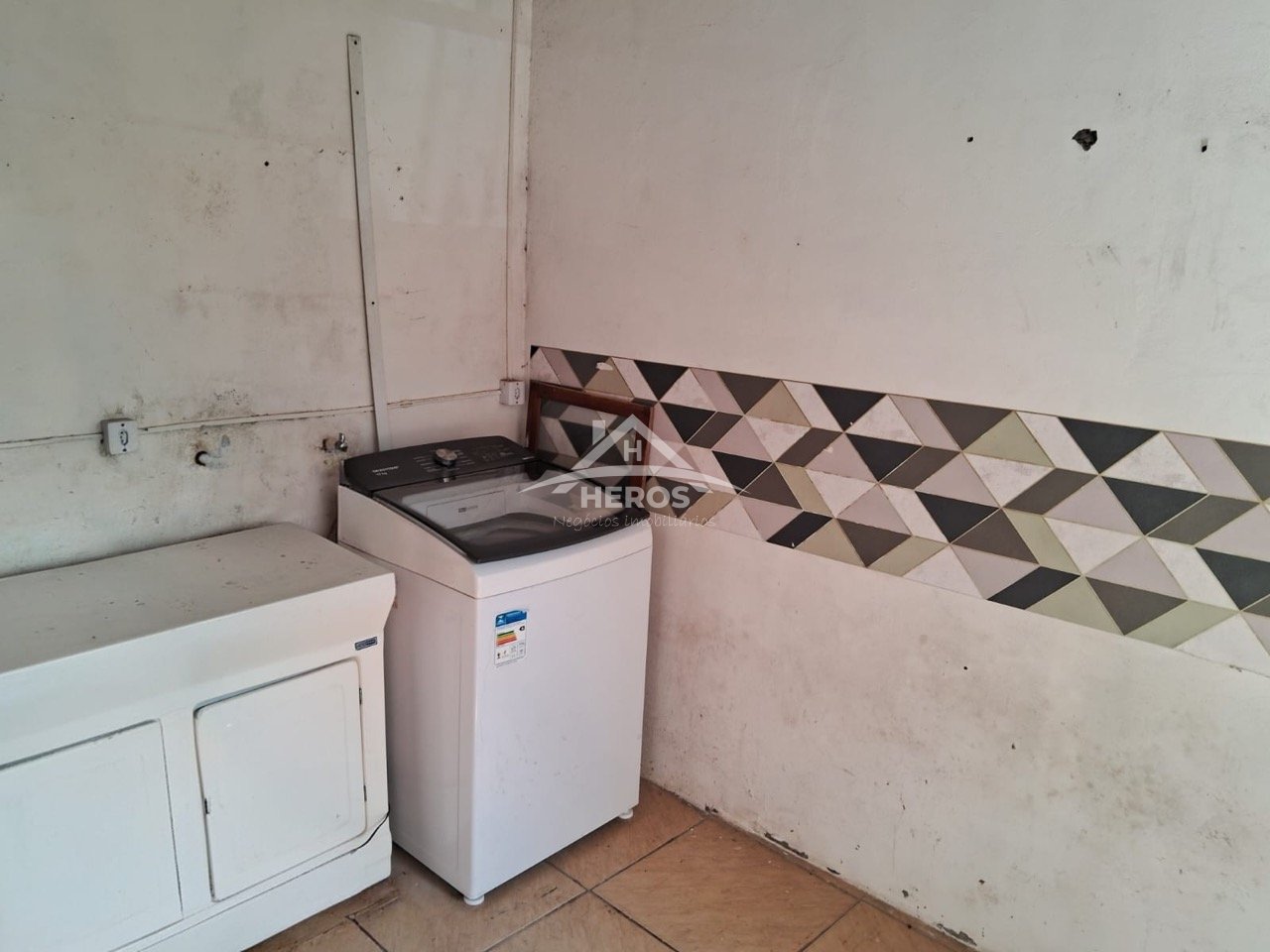 casa com 2 pavimentos 4 dorm Partenon, 355 mil