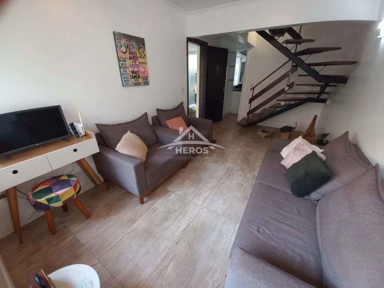 Sobrado 3 dorm, 166m², Medianeira, R$ 580mil