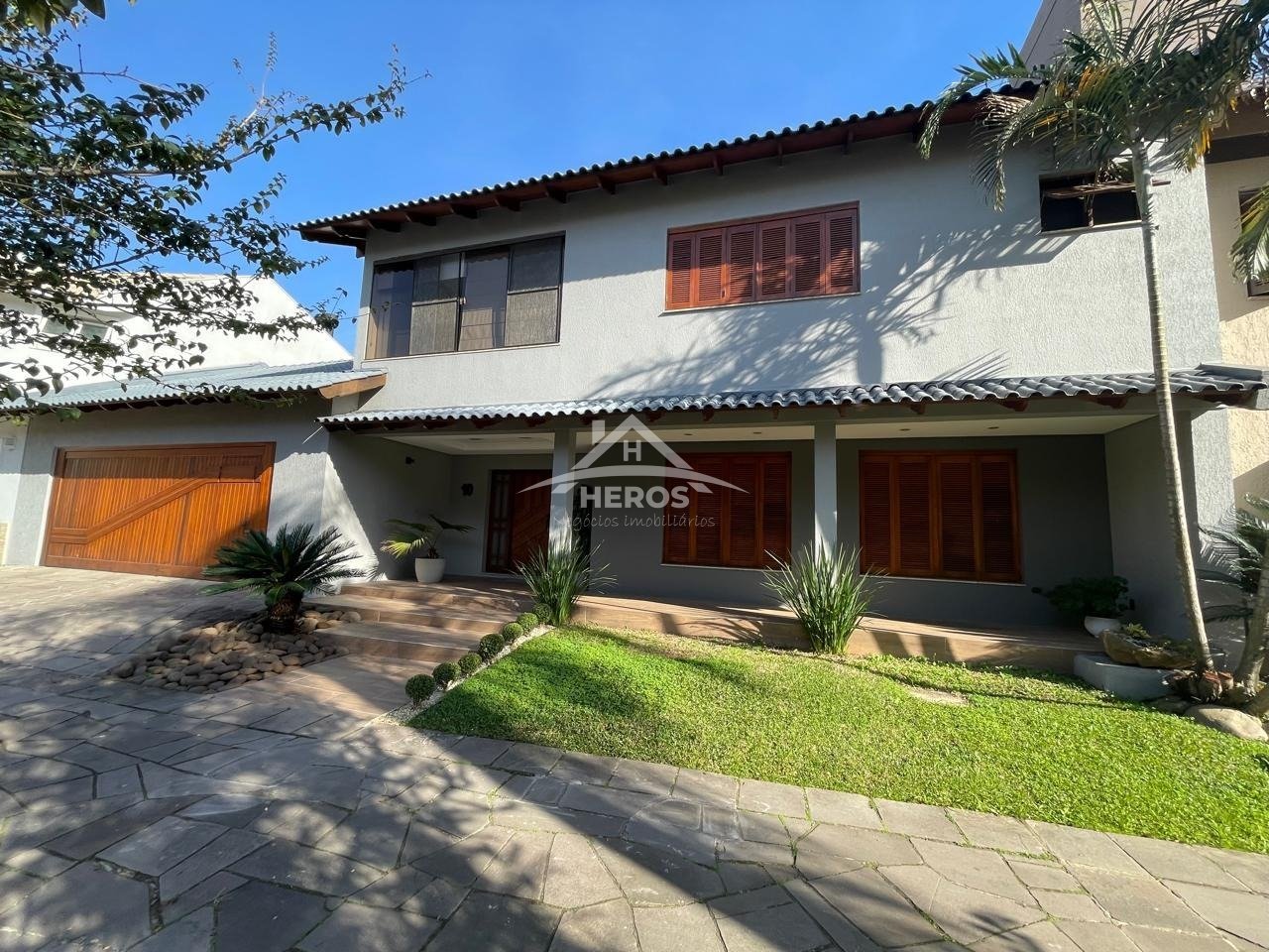 Casa 3 dorm, 185,7m², Sarandi, R$1,6 milhões