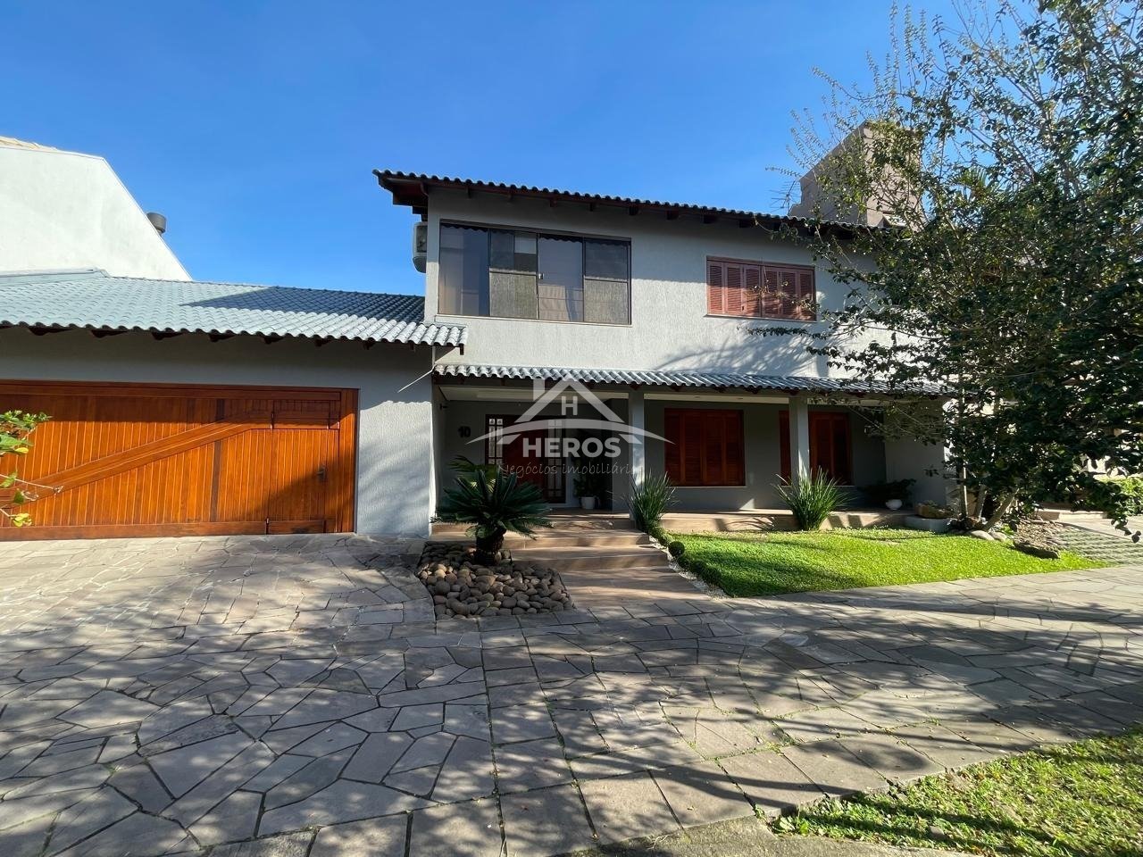 Casa 3 dorm, 185,7m², Sarandi, R$1,6 milhões