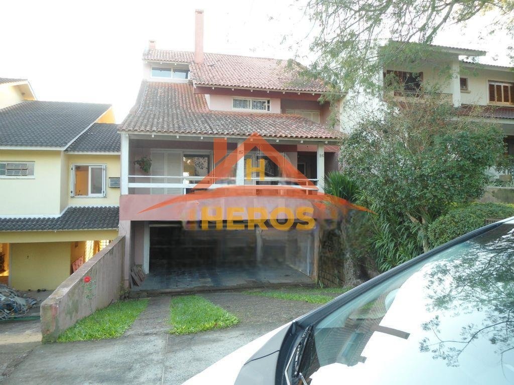 Casa 7 dorm, Altos do Ipê, 320m², R$ 850mil