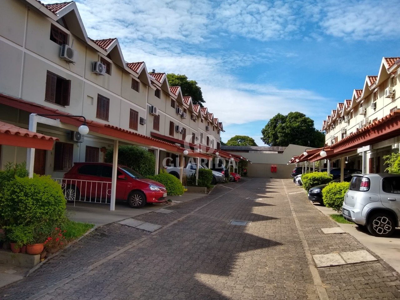 Casa 3 dorm, 94m² por R$ 380mil