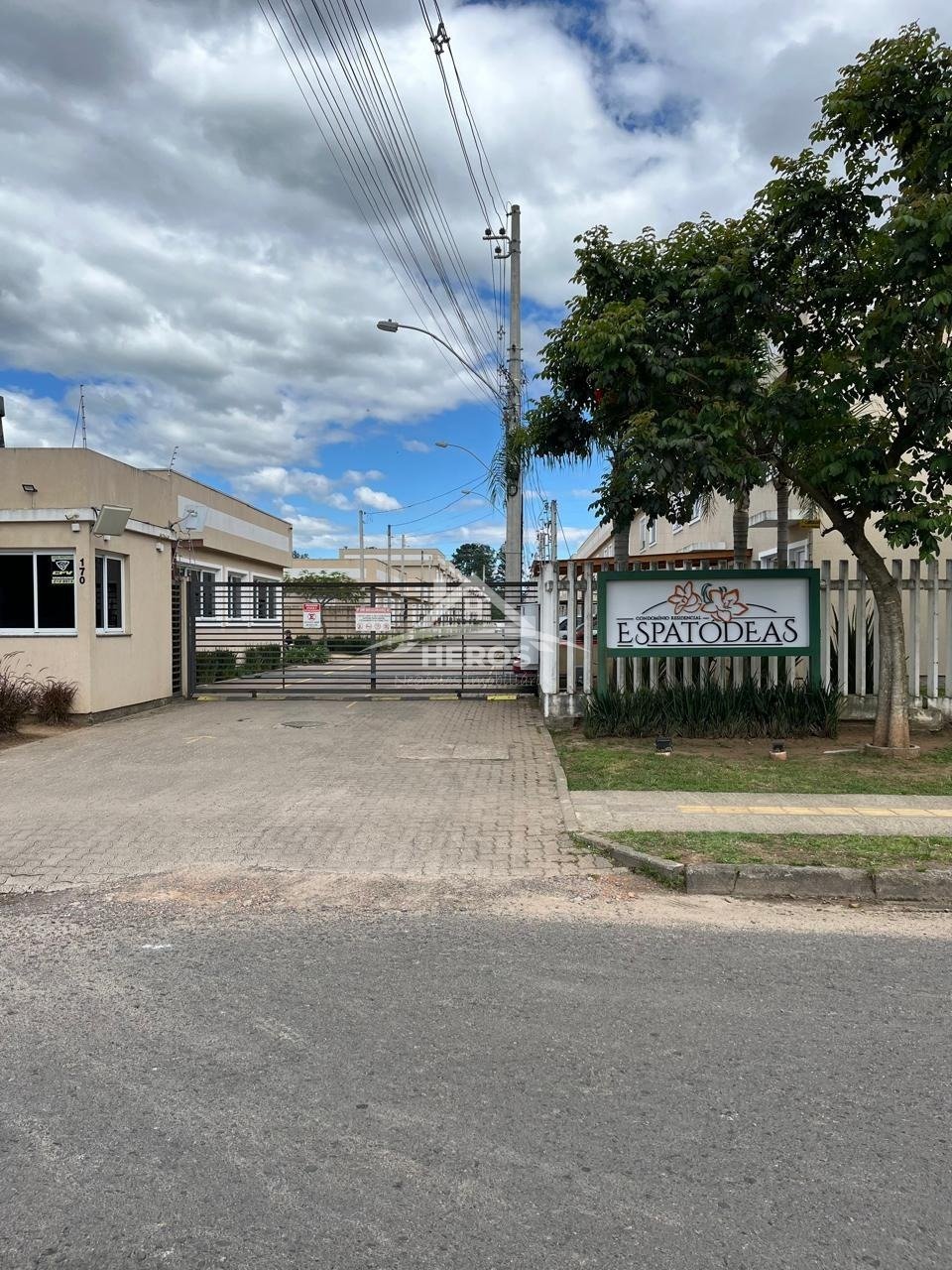 Casa em cond, 2 dorm, 55m², Ponta Grossa, R$ 245mi