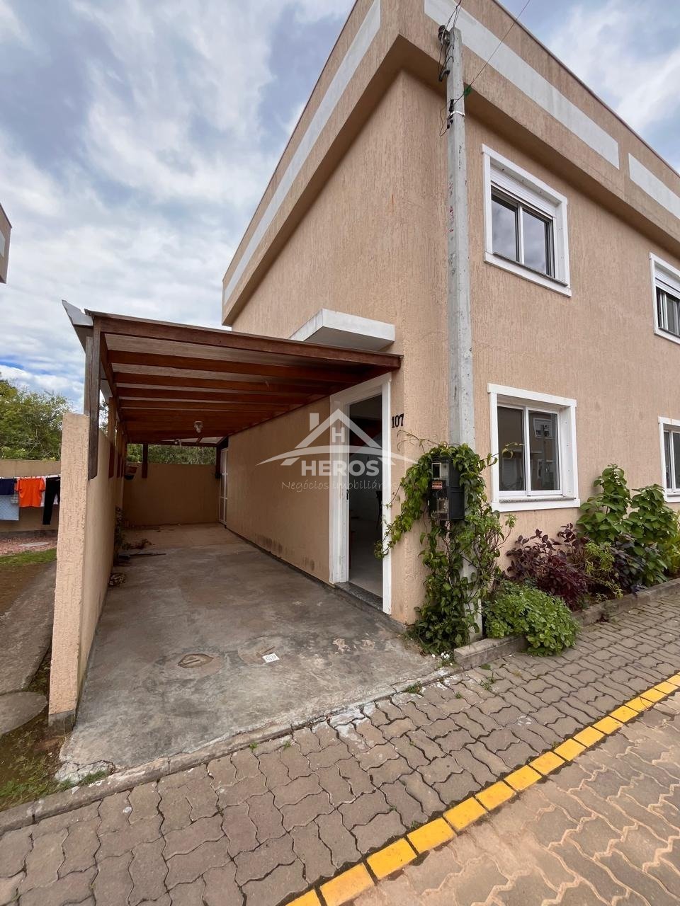 Casa em cond, 2 dorm, 55m², Ponta Grossa, R$ 245mi
