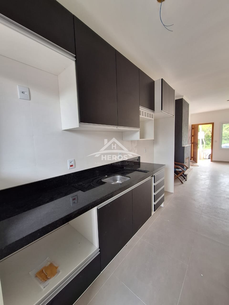Casa 2 suítes, 82m², Agronomia, R$ 410mil