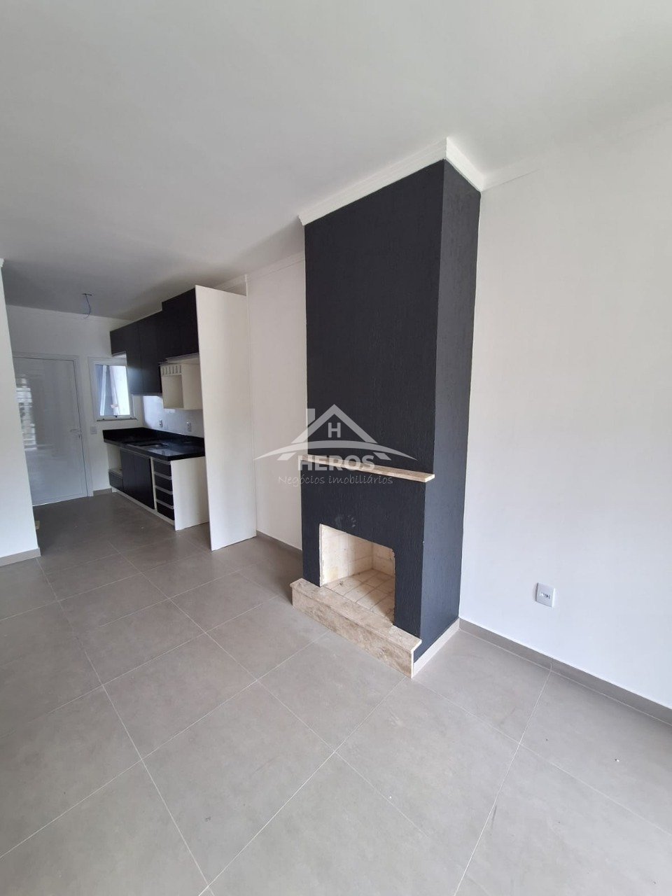 Casa 2 suítes, 82m², Agronomia, R$ 410mil