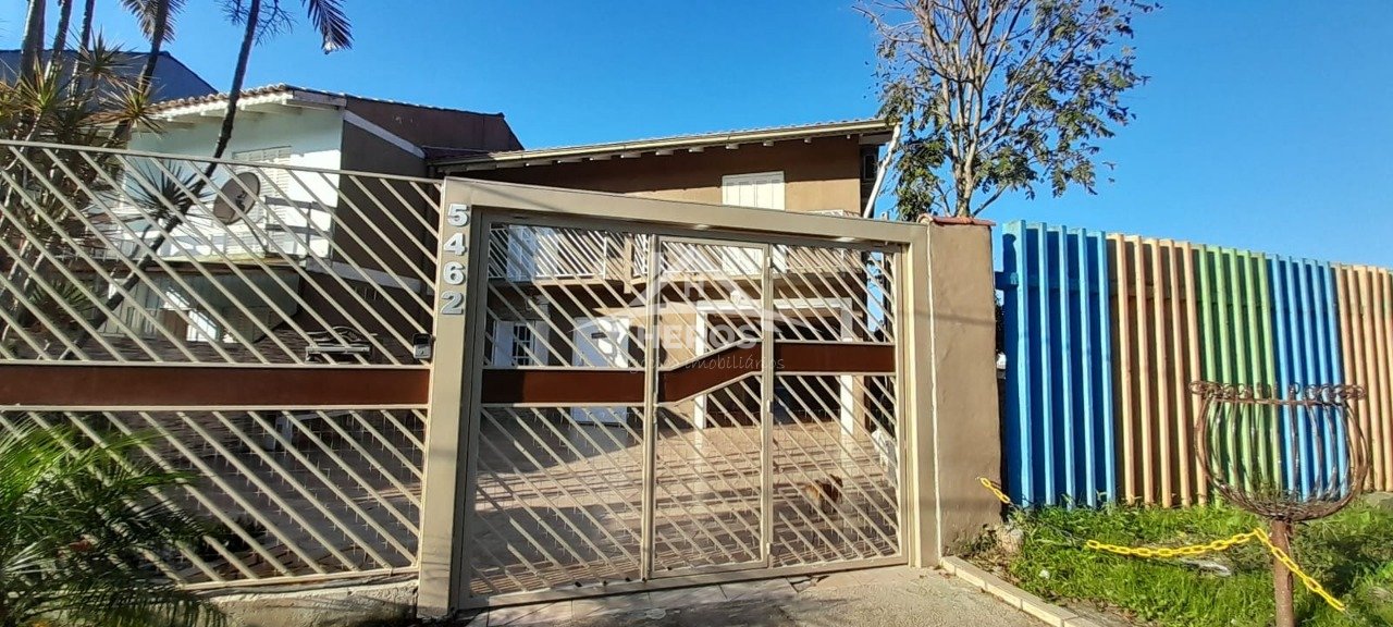 Casa três dorm., suíte master em Porto Alegre.