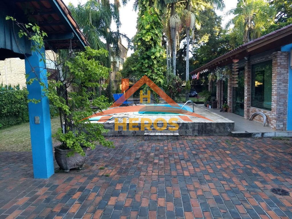 Casa com 4 dorm, 292,3m², Tristeza, R$ 2,5 milhões