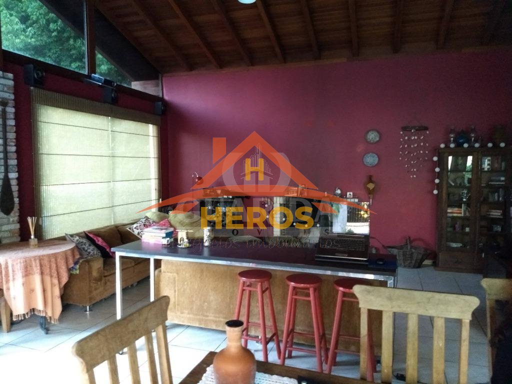 Casa com 4 dorm, 292,3m², Tristeza, R$ 2,5 milhões