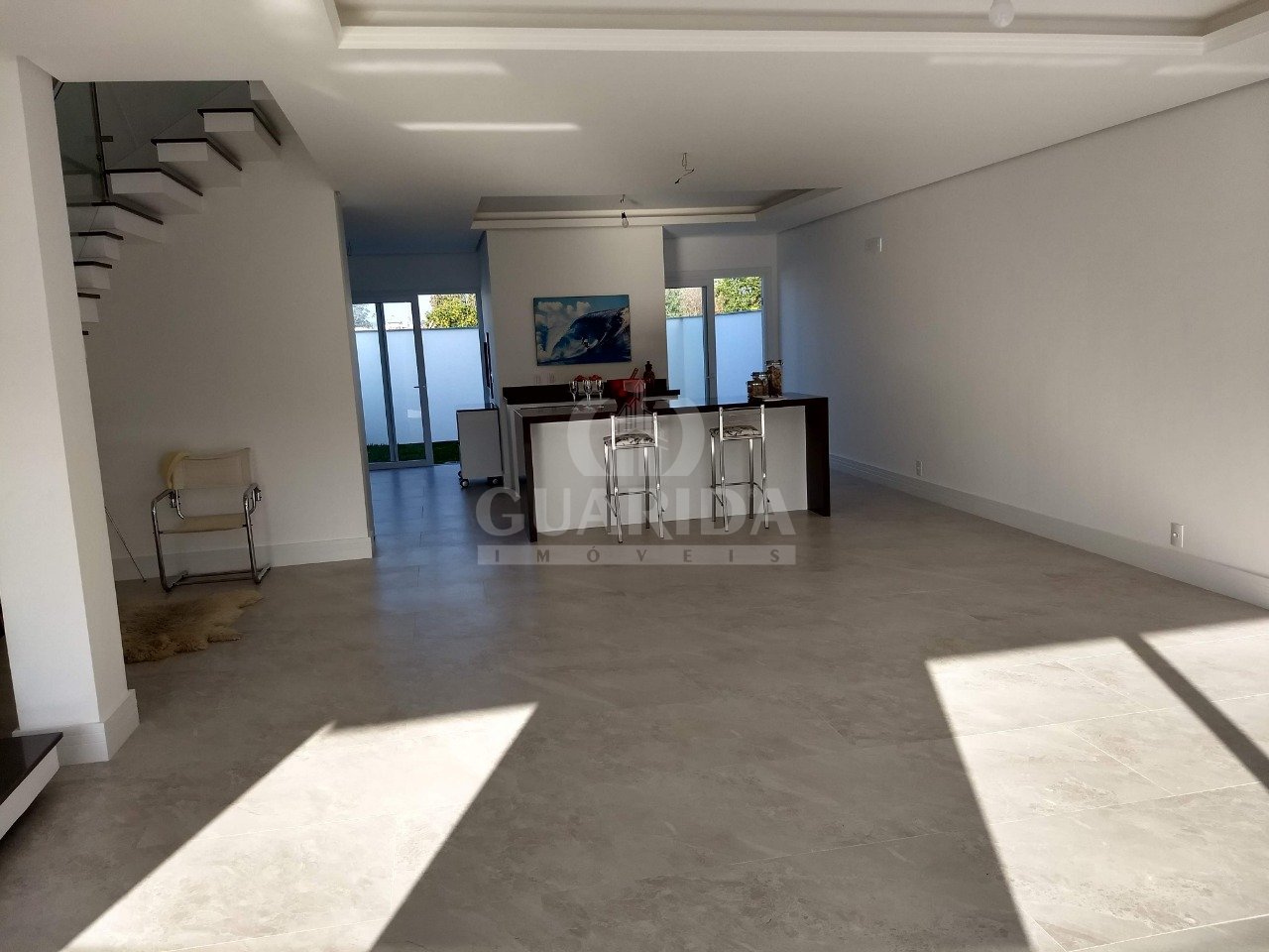 Casa condomínio 3 suítes, 187m², Hípica, R$ 750mil