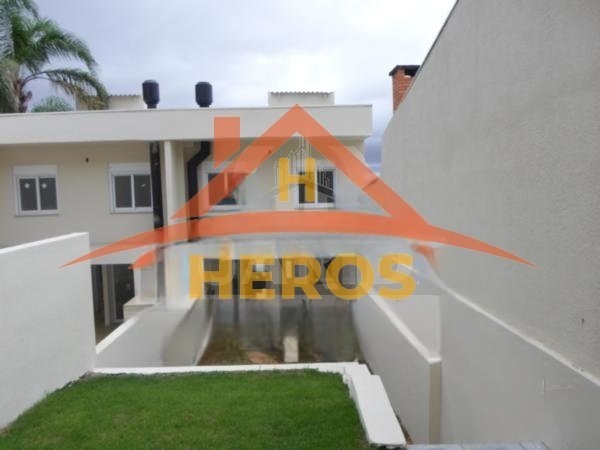Casa 3 dorm, Ipanema, 150m², R$ 700mil