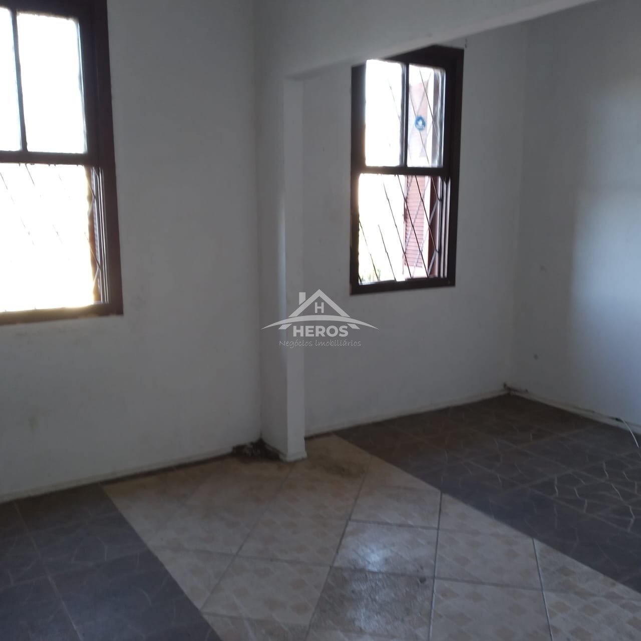 Aptº 2 dorm, 1 suíte, 66m², Teresópolis, R$ 129mil