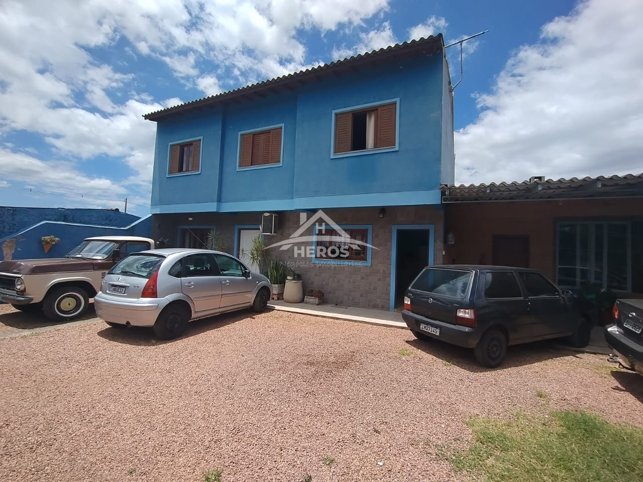 Casa 3 dorm, 700m², Ponta Grossa, R$ 1,5 milhões