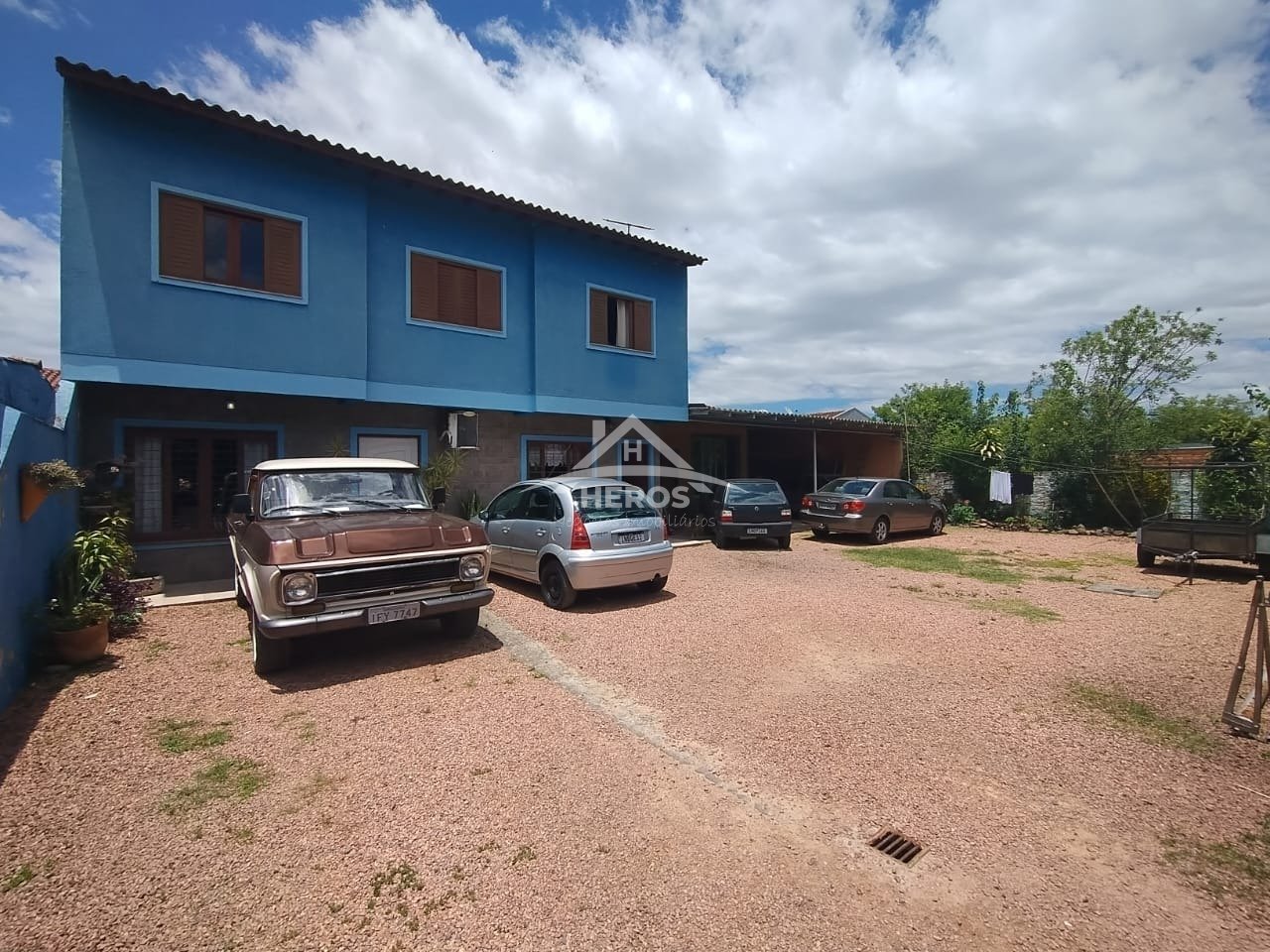 Casa 3 dorm, 700m², Ponta Grossa, R$ 1,5 milhões